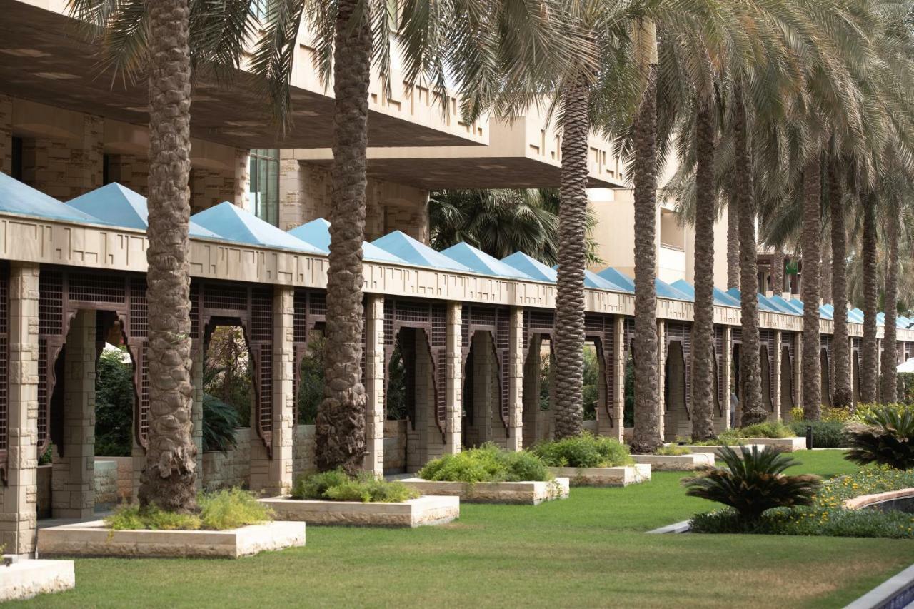 Jumeirah Messilah Beach Kuwait Kuwait City Exterior foto The American University of Beirut